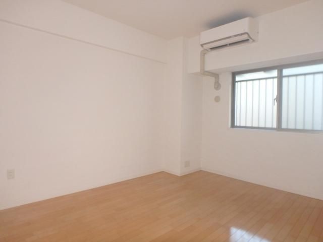 その他部屋・スペース　落ち着いて過ごせるお部屋なので、寝室にいかがでしょうか