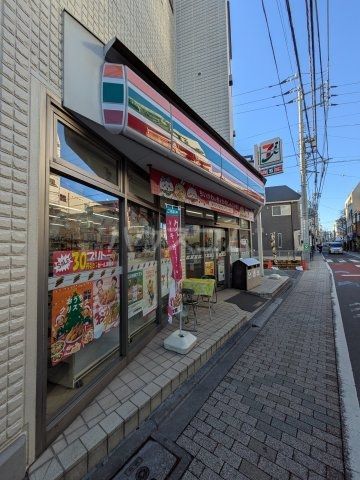 コンビニ　セブン-イレブン西荻神明通り店（コンビニ）まで556m