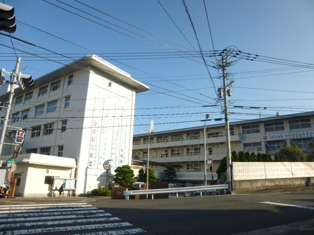 高校・高専　長崎県立長崎工業高校（高校・高専）まで1057m
