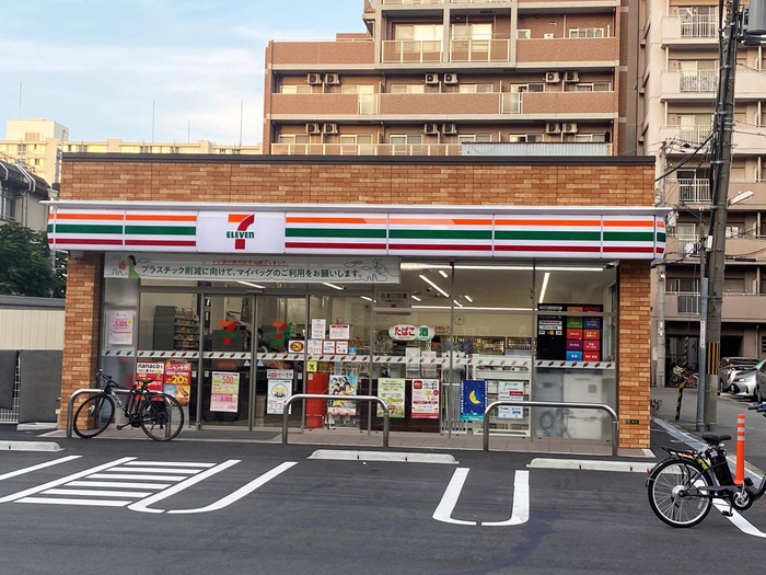 コンビニ　セブン-イレブン 大阪東中島３丁目店（コンビニ）まで220m