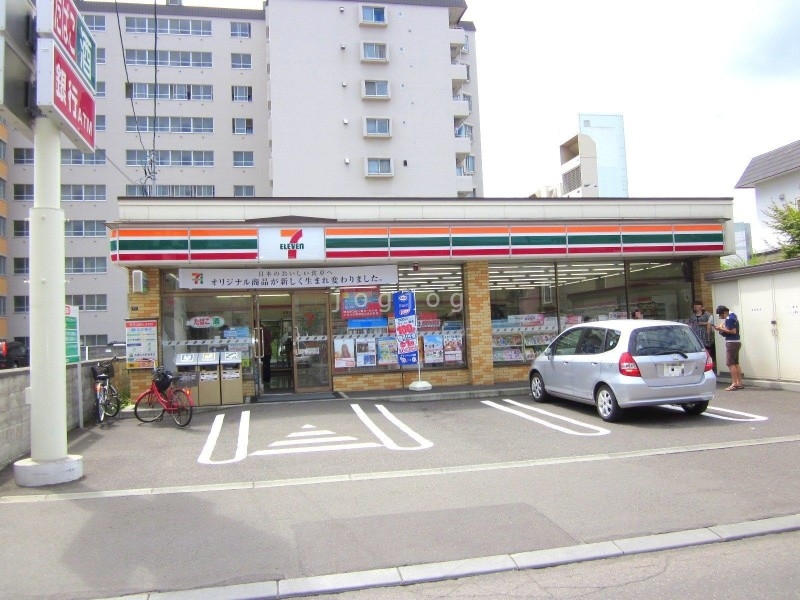 コンビニ　セブンイレブン札幌平岸2条7丁目店（コンビニ）まで480m