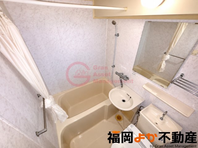 バス・シャワールーム　ゆったり過ごせるお風呂です
