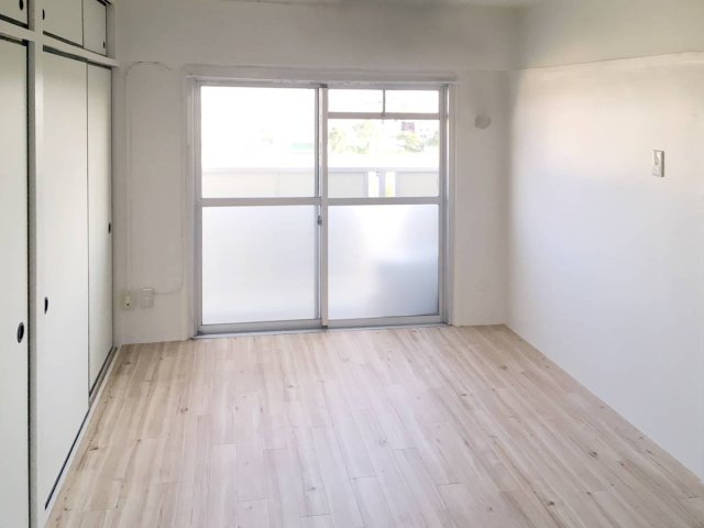 居室・リビング　掲載写真は同型モデルを掲載しており実際のお部屋と仕様等が異な