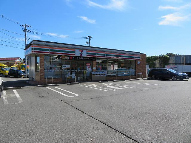 コンビニ　セブンイレブン（コンビニ）まで300m