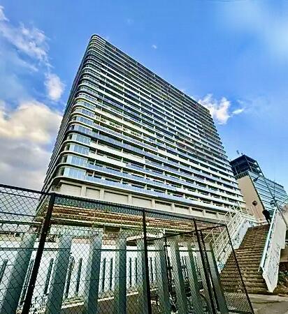 建物外観　中野駅から徒歩約５分の好立地。２０２６年６月竣工のパークシテ