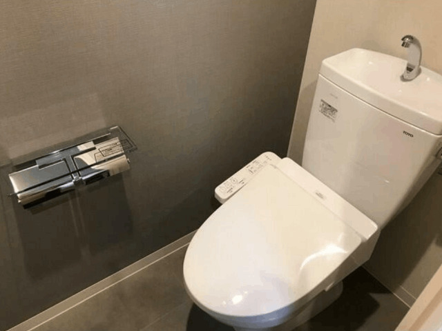 トイレ　※別部屋参考写真