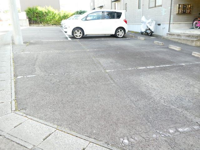 駐車場　【駐車場】