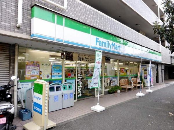 コンビニ　ファミリーマート（コンビニ）まで260m