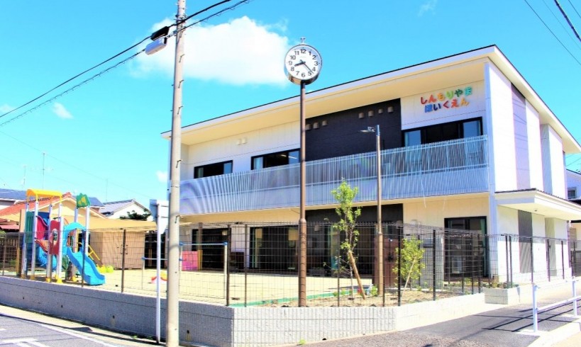幼稚園・保育園　しんもりやま保育園（幼稚園・保育園）まで383m