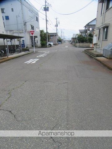 その他　前面道路（その他）まで0m
