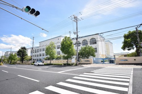 小学校　神戸市立本山第二小学校（小学校）まで694m
