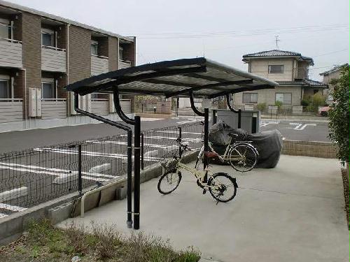 その他設備　屋根付き駐輪場