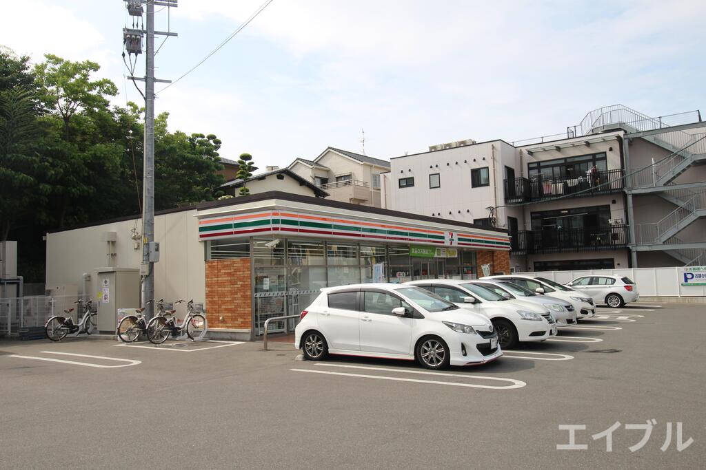 コンビニ　セブンイレブン福岡長丘1丁目店（コンビニ）まで292m