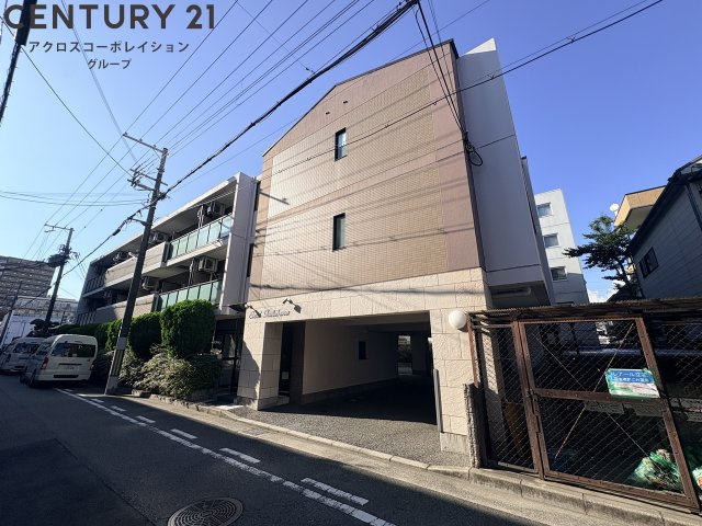 建物外観　宅配BOX付きで不在時も便利！