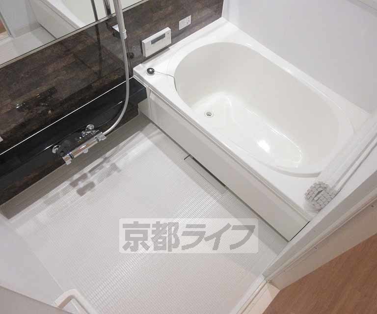バス・シャワールーム　ピッカピカなお風呂！
