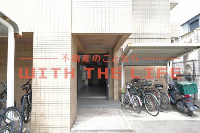 エントランス　清潔なエントランスです