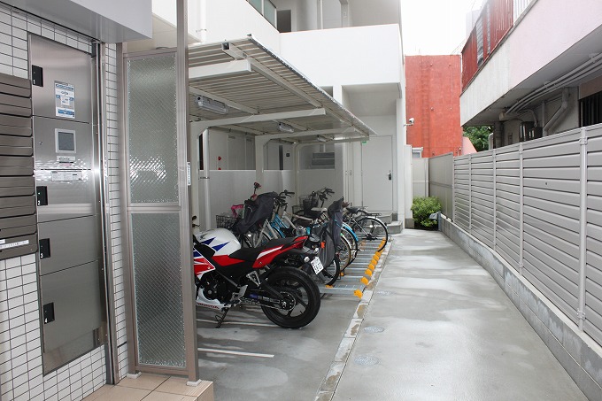 地下鉄谷町線 平野駅 徒歩8分 3階建 築11年の外観写真