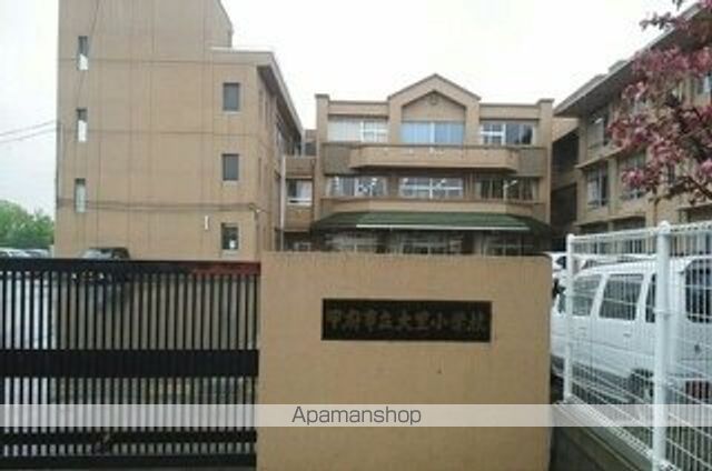 小学校　大里小学校（小学校）まで700m