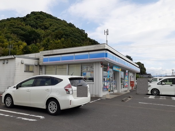 コンビニ　ローソン国分山下町店（コンビニ）まで220m