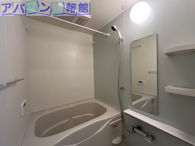 新潟市中央区鳥屋野新築アパートの風呂写真