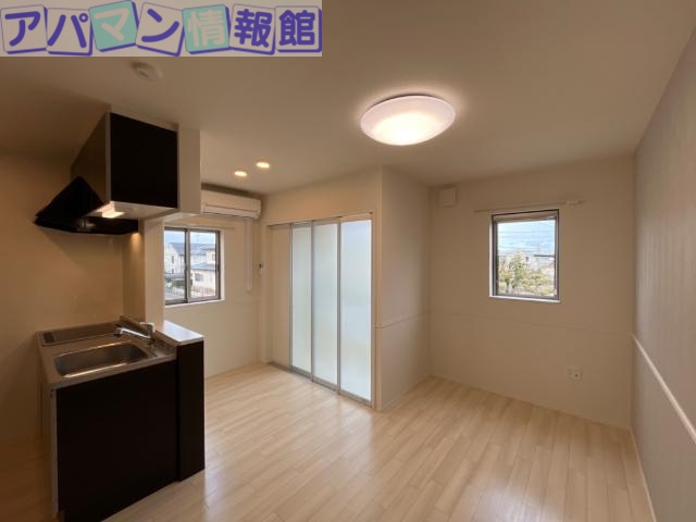 新潟市中央区鳥屋野新築アパートの居間写真
