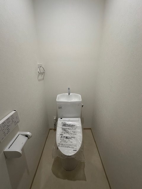 つくばエクスプレス 浅草駅 徒歩12分 7階建 築3年のトイレ写真