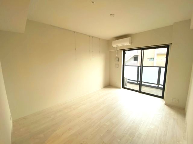 名鉄名古屋本線 山王駅 徒歩8分 15階建 築8年の居間写真
