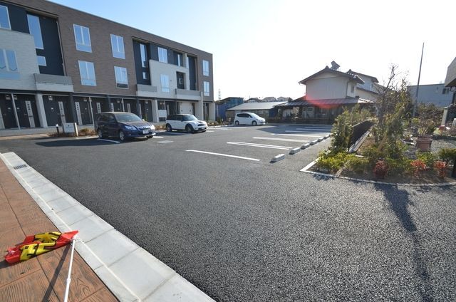 駐車場　敷地内駐車場