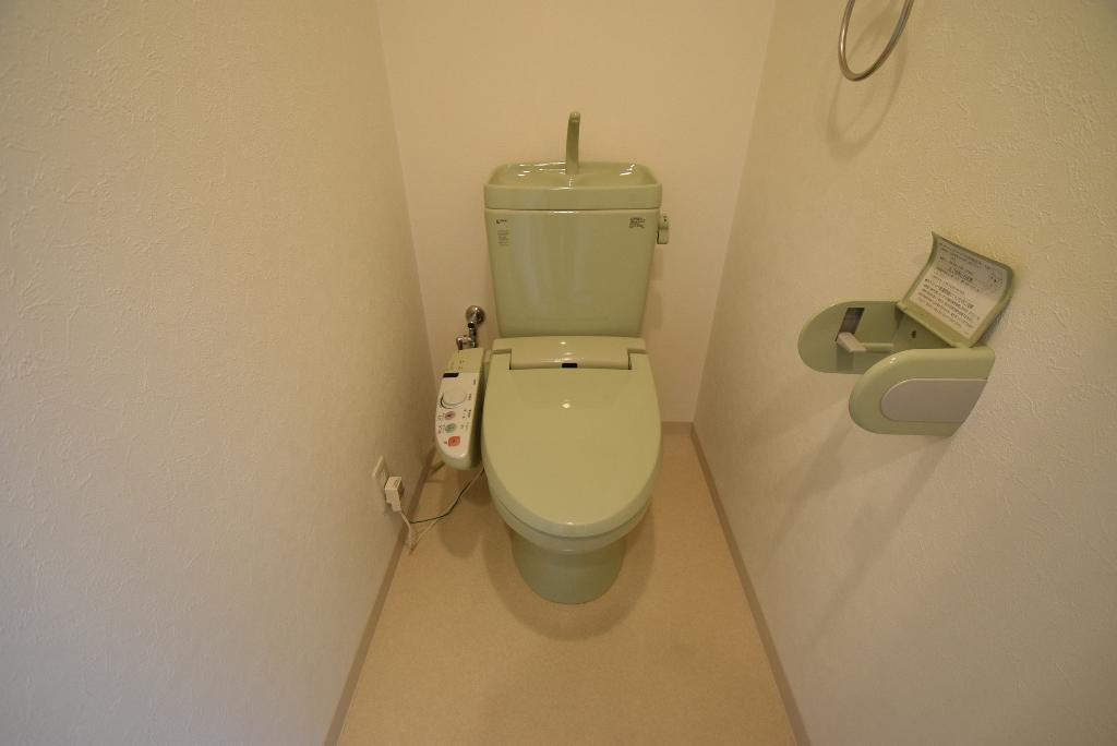 トイレ　シャワー付トイレ