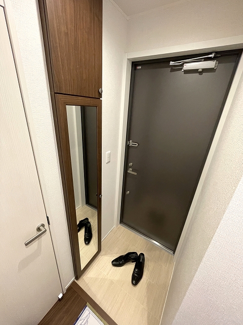 築5年 NET1Gフリー ベルフラッツ初台 Hの玄関写真