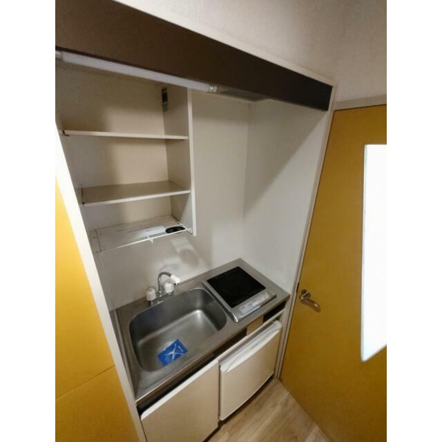 キッチン　ＩＨコンロ、ミニ冷蔵庫