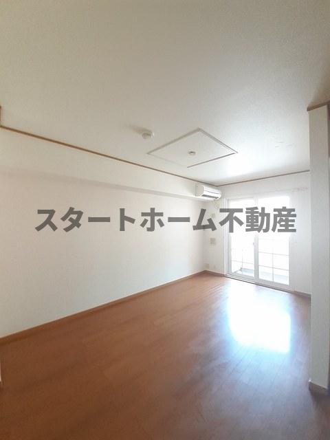 ＪＲ徳島線 石井駅 徒歩25分 2階建 築21年の居間写真