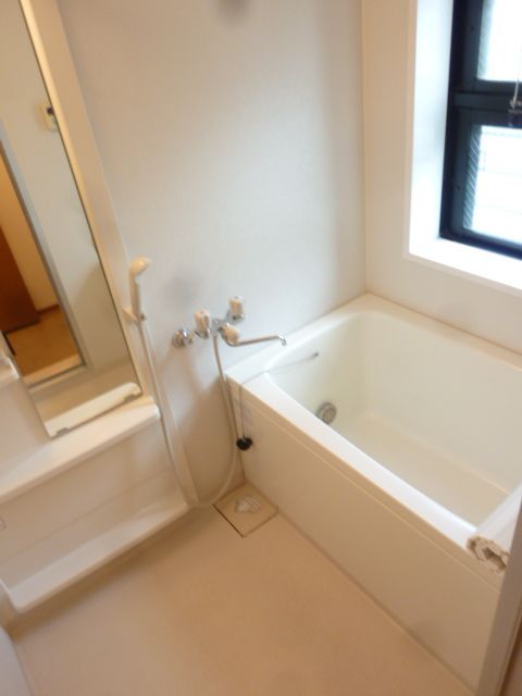 バス・シャワールーム　別部屋参考写真