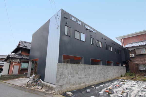 House I NIBANKAN