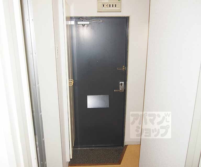 モナ十条の玄関写真