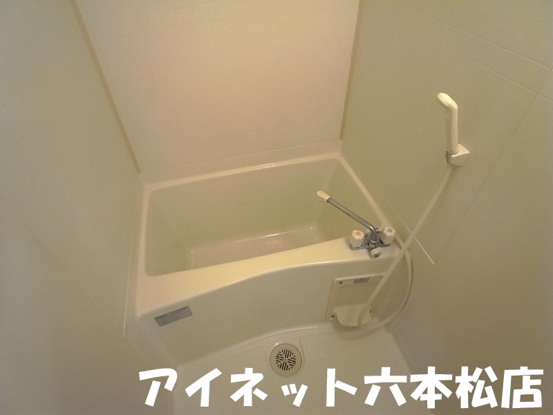 バス・シャワールーム　一日の疲れを洗い流しましょう。