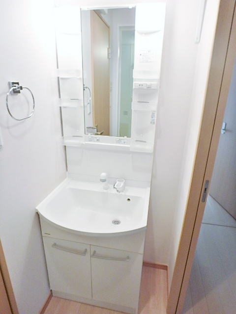洗面設備　別部屋参考写真です