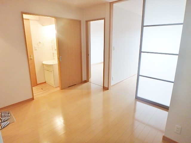 居室・リビング　別部屋参考写真です