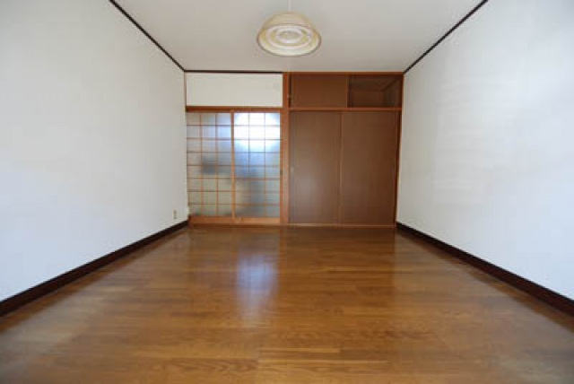グリーンヒル西条の居間写真