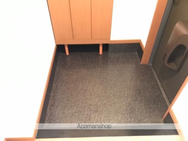 ブリリアントガーデンAの玄関写真