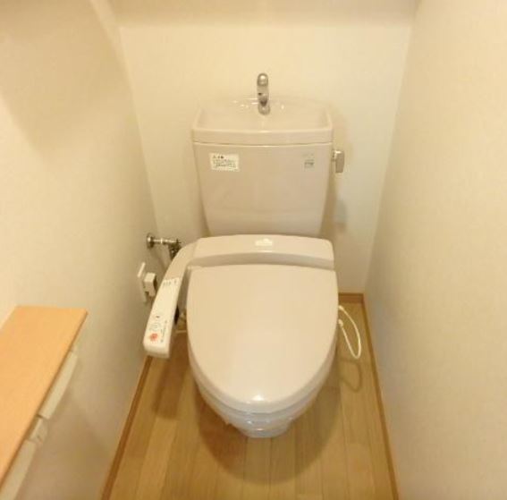 トイレ　※別部屋参考写真
