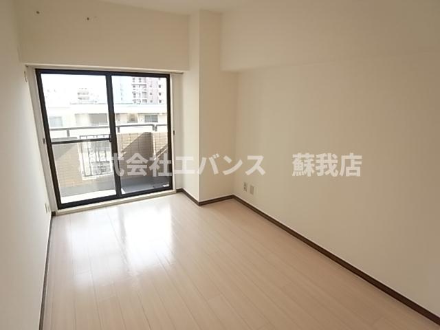 アーバンエクセル蘇我の居間写真