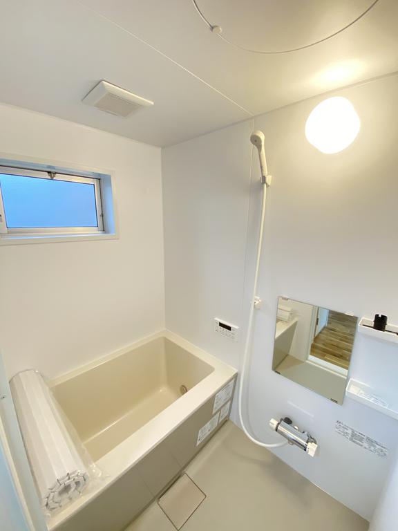 バス・シャワールーム　お風呂入れ替えました！