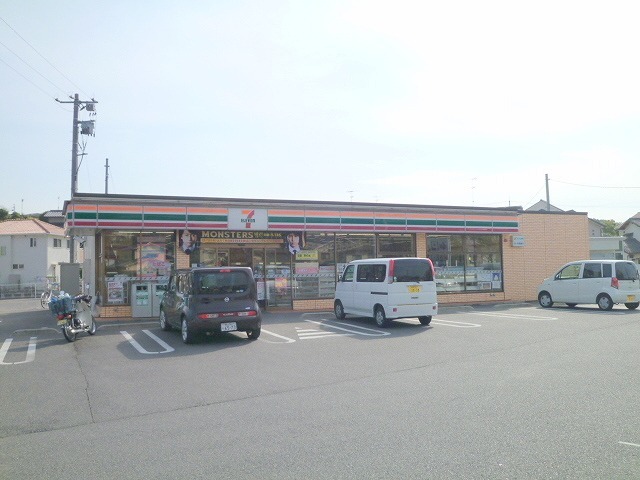コンビニ　セブンイレブン倉敷黒崎店（コンビニ）まで909m
