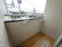 バルコニー　屋根が出ていますので少しの雨なら大丈夫かと思います
