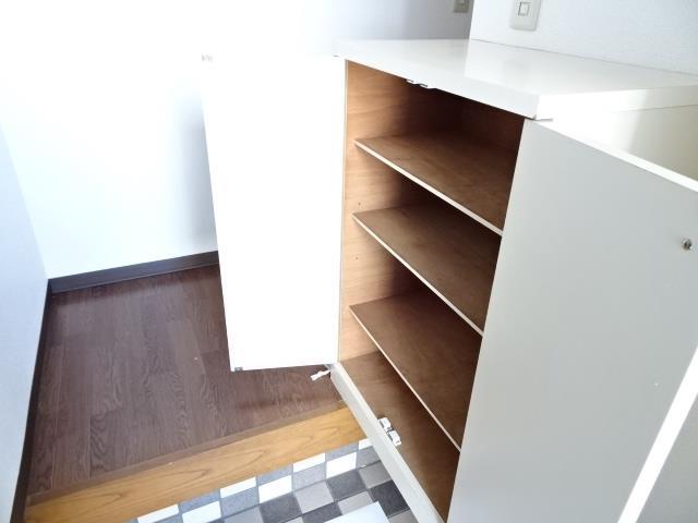 収納　シューズボックス