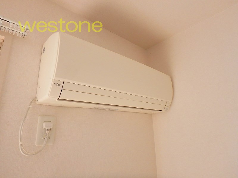 その他　リビングにエアコン1基付き