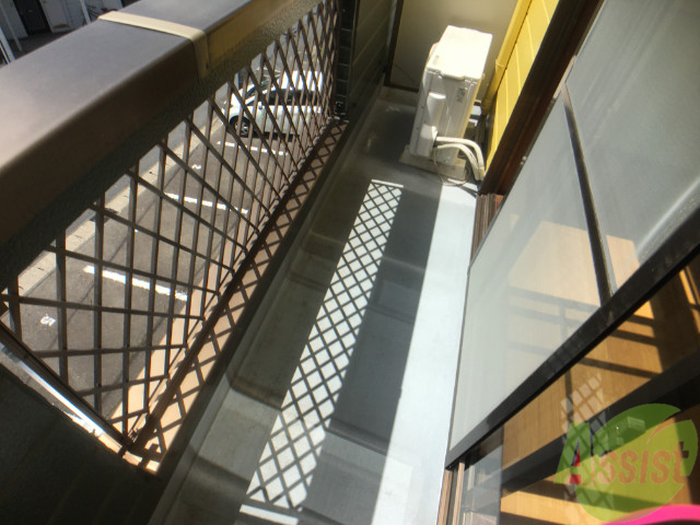 バルコニー　服を干すには、十分なスペースでいいですよね。