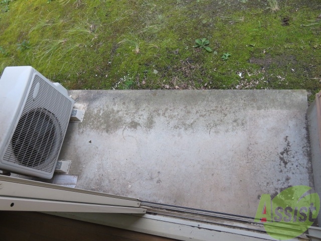 バルコニー　バルコニーはこちらです。スペースも十分ありますね。