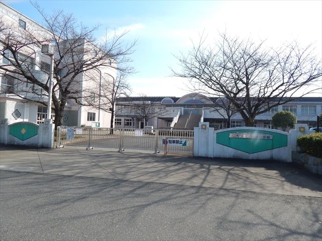 【北本市中丸のアパートの小学校】